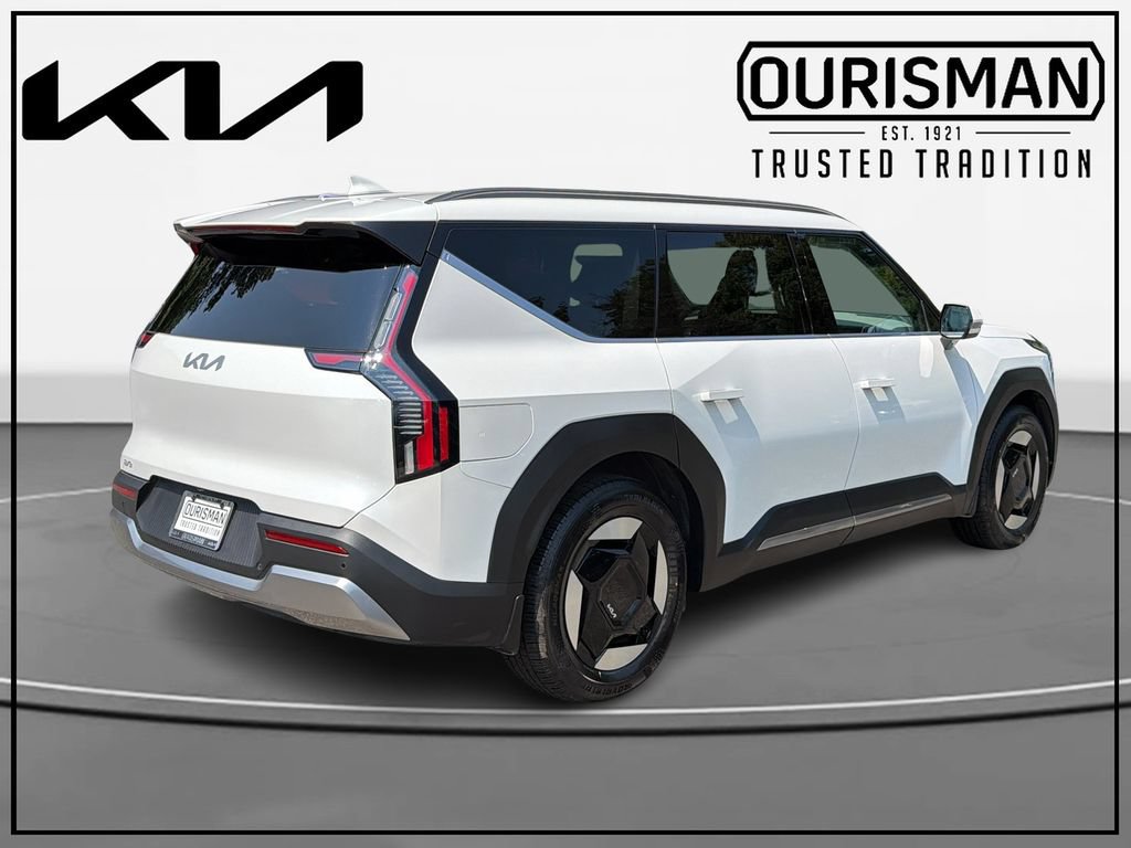 Certified 2024 Kia EV9 Wind AWD/4WD image 4