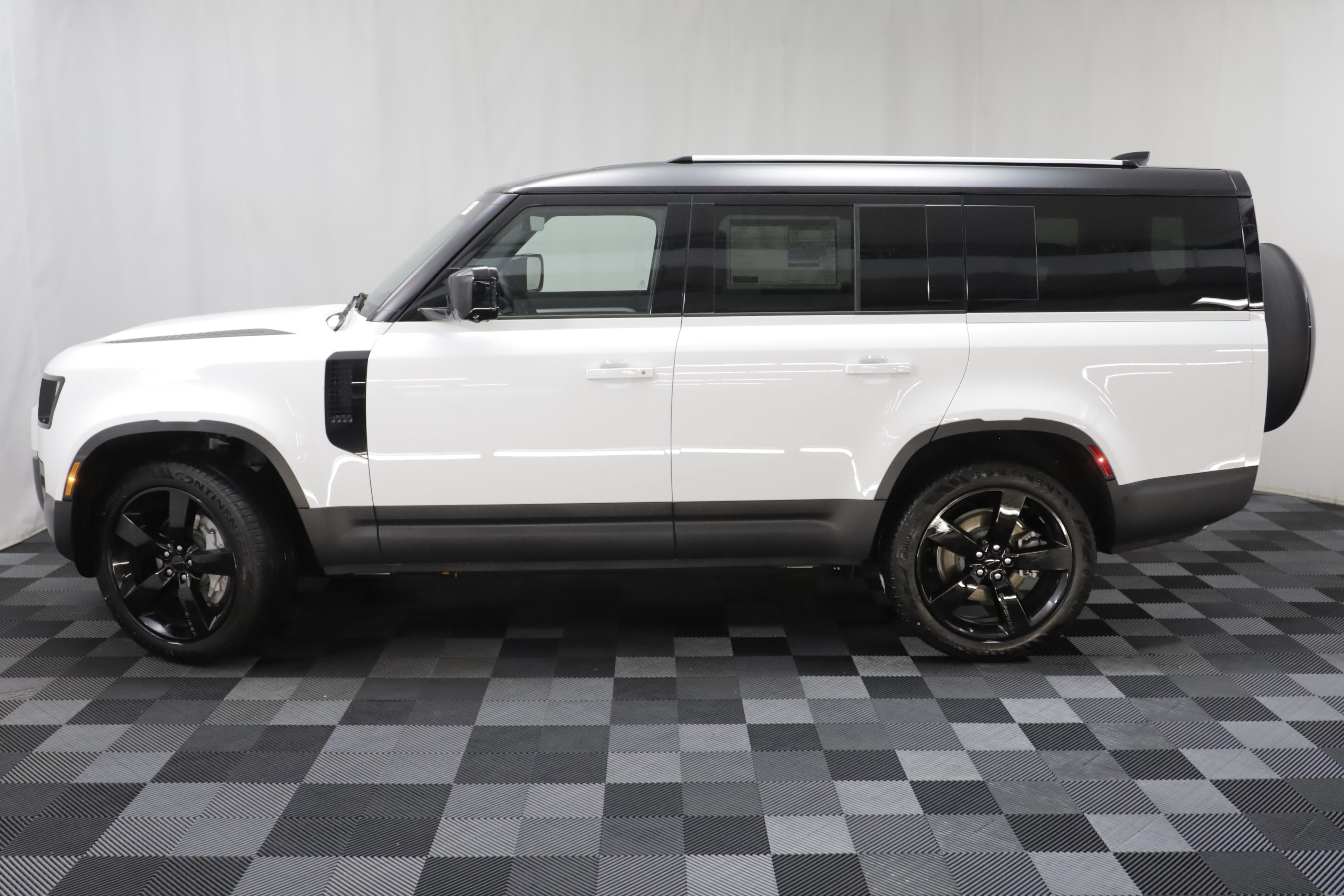 New 2026 Land Rover Defender 130 S AWD/4WD image 5