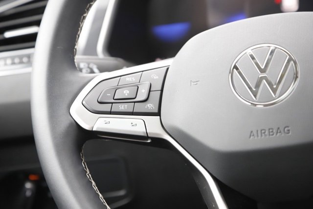 Used 2023 Volkswagen Tiguan SE w/ Panoramic Sunroof Package image 20