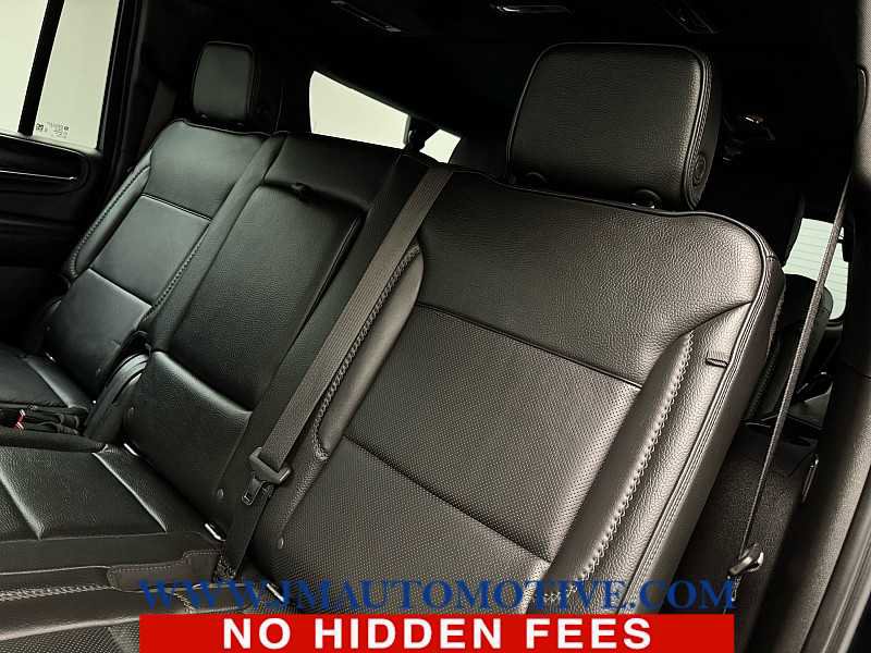 Used 2022 GMC Yukon XL Denali w/ Denali Premium Package image 16