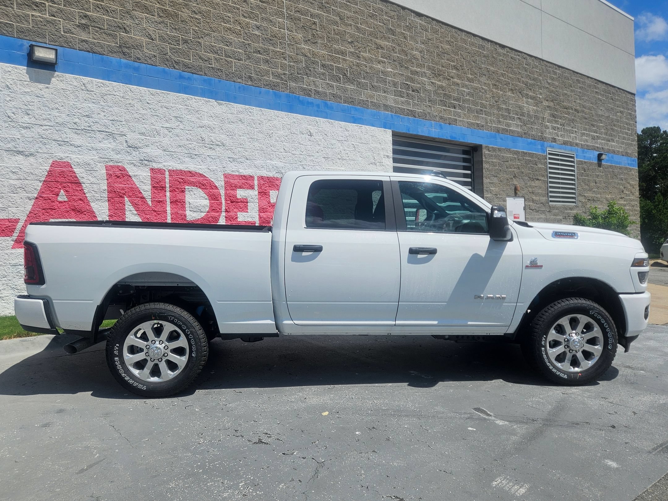 New 2026 RAM 2500 Big Horn AWD/4WD image 8