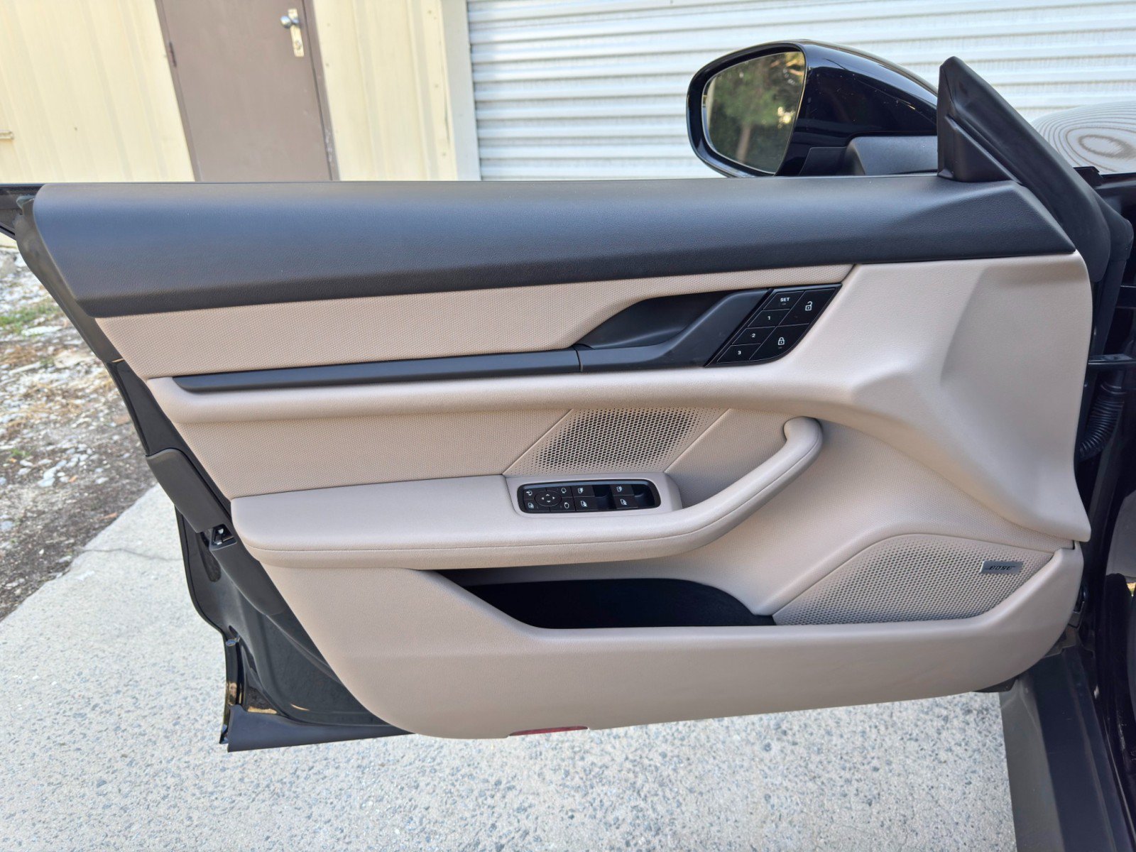Used 2022 Porsche Taycan RWD image 43