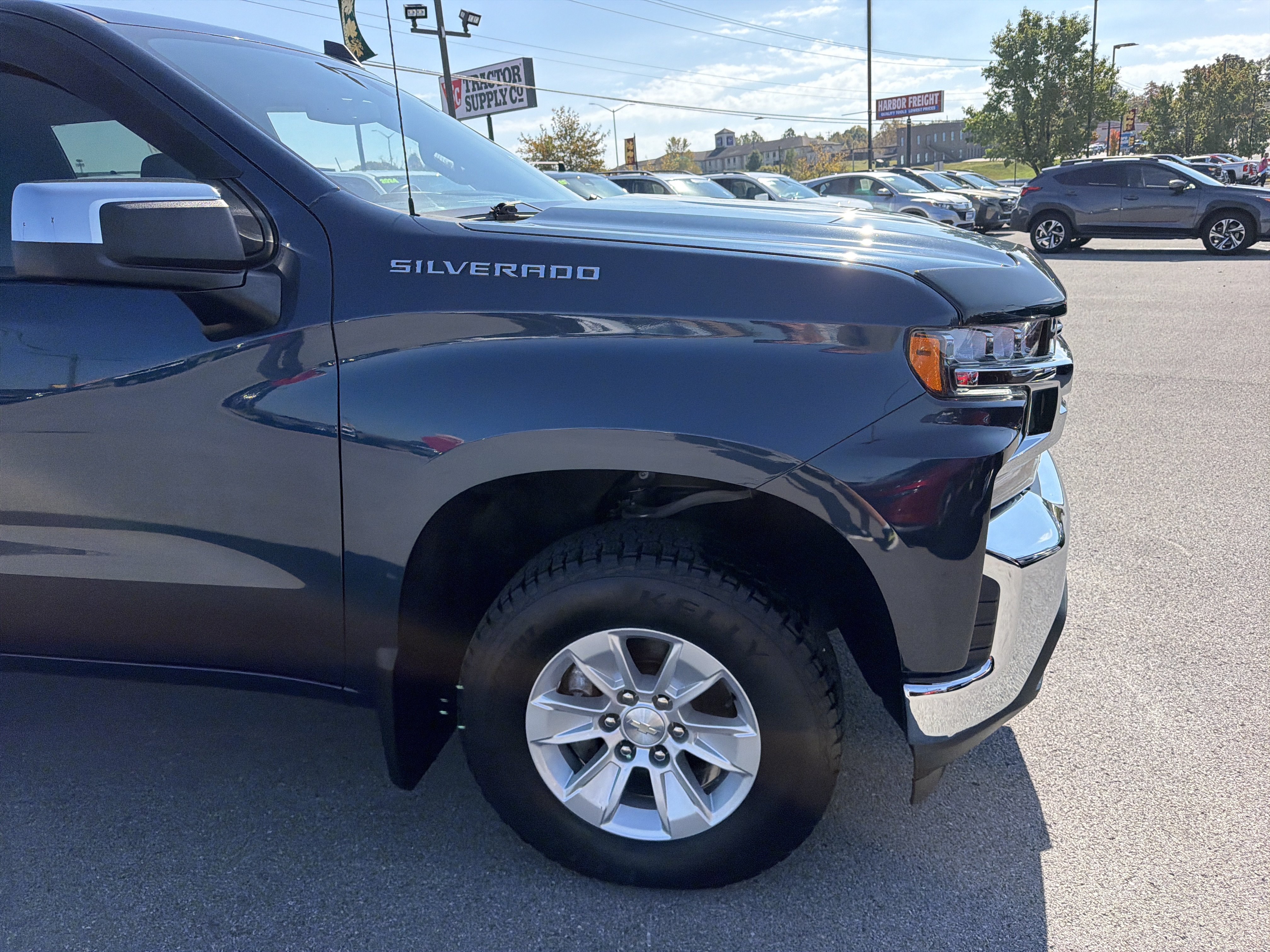 Certified 2022 Chevrolet Silverado 1500 LT AWD/4WD image 4