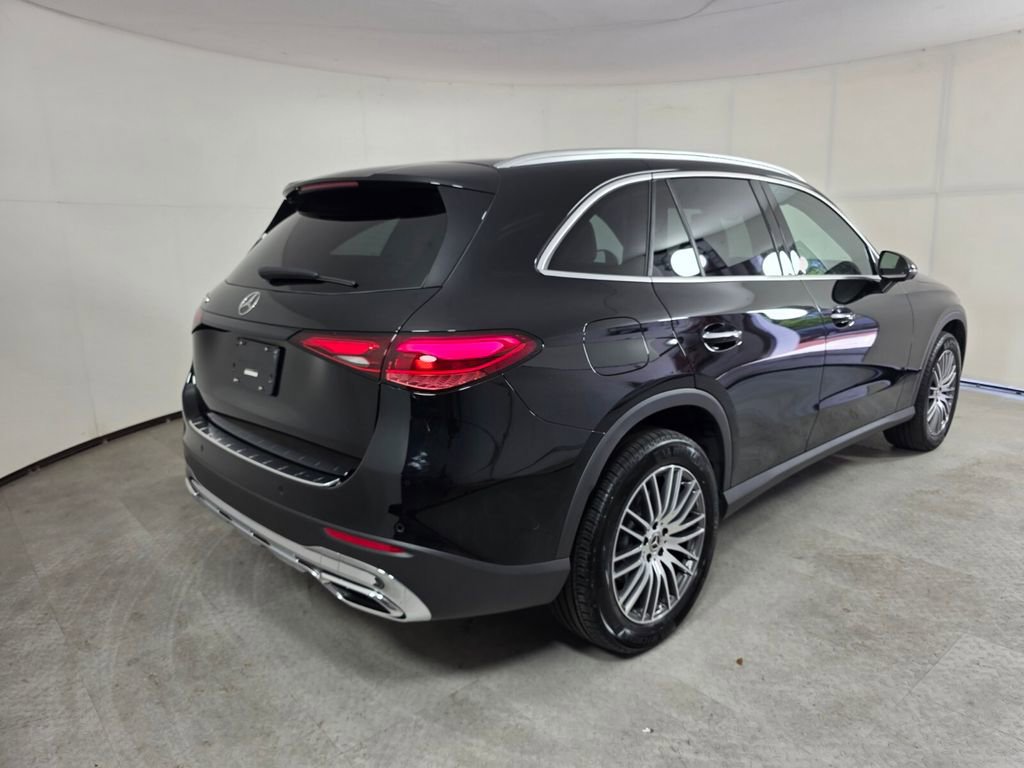 Certified 2025 Mercedes-Benz GLC 300 image 4