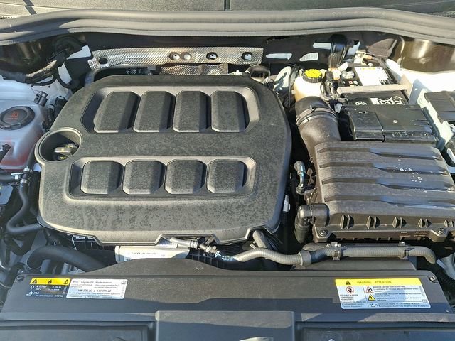 Certified 2025 Volkswagen Tiguan SE w/ Panoramic Sunroof Package AWD/4WD image 29