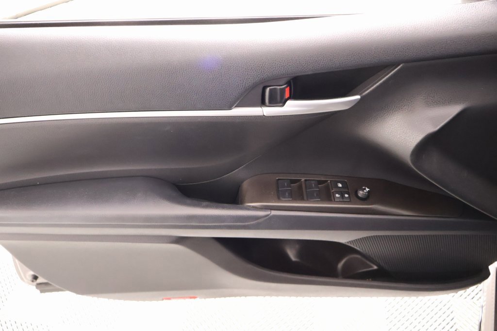 Used 2023 Toyota Camry SE image 14