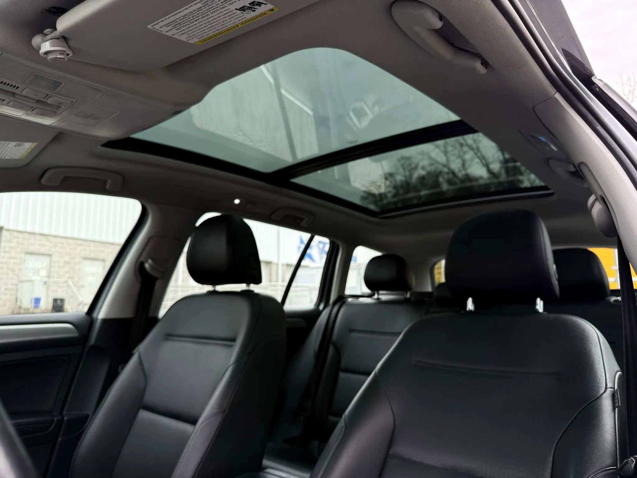 Used 2016 Volkswagen Golf Limited Edition image 38