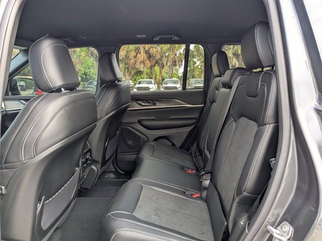 New 2026 Jeep Grand Cherokee Altitude image 14