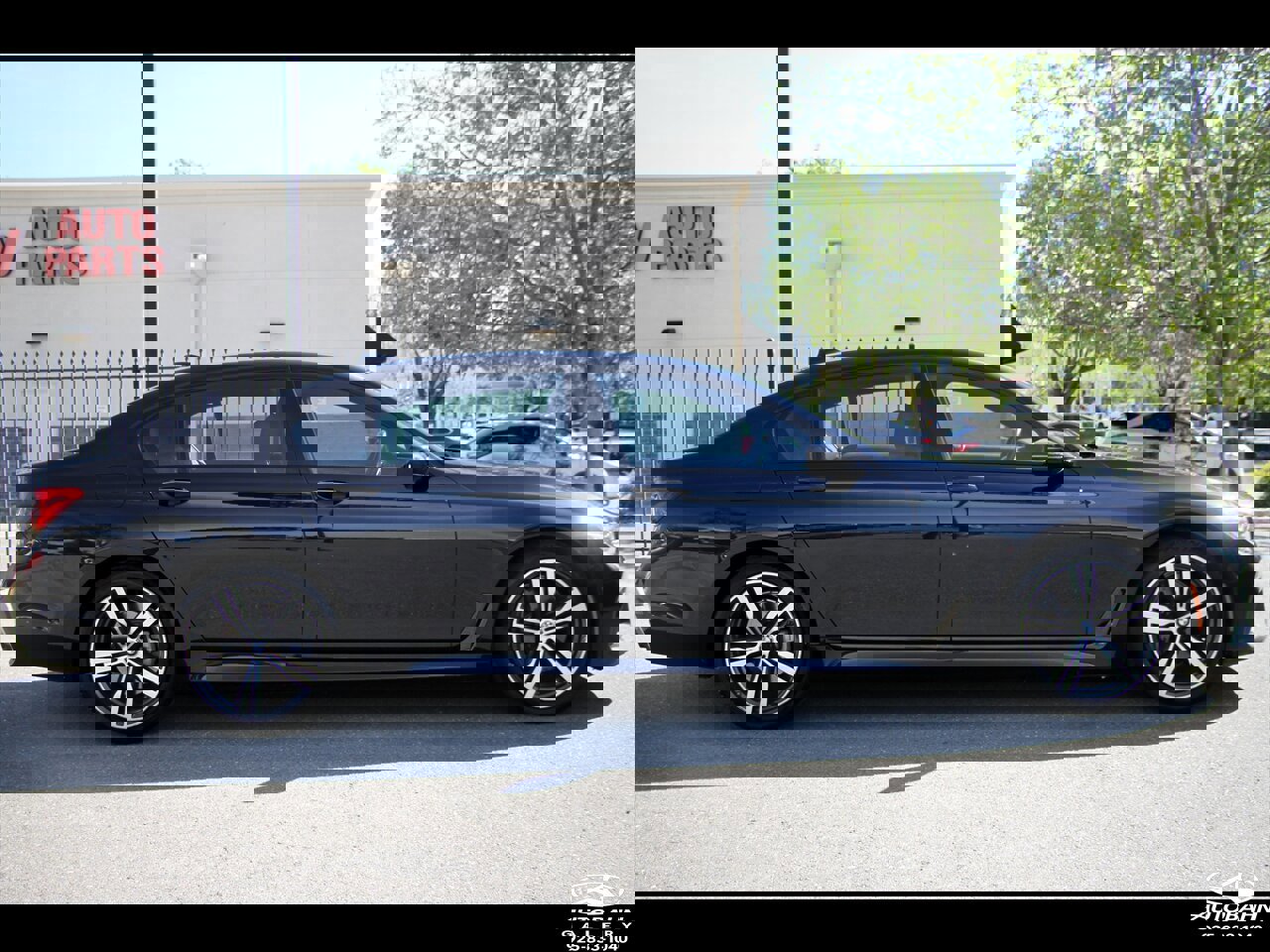 Used 2019 BMW 740i w/ M Sport Package image 9