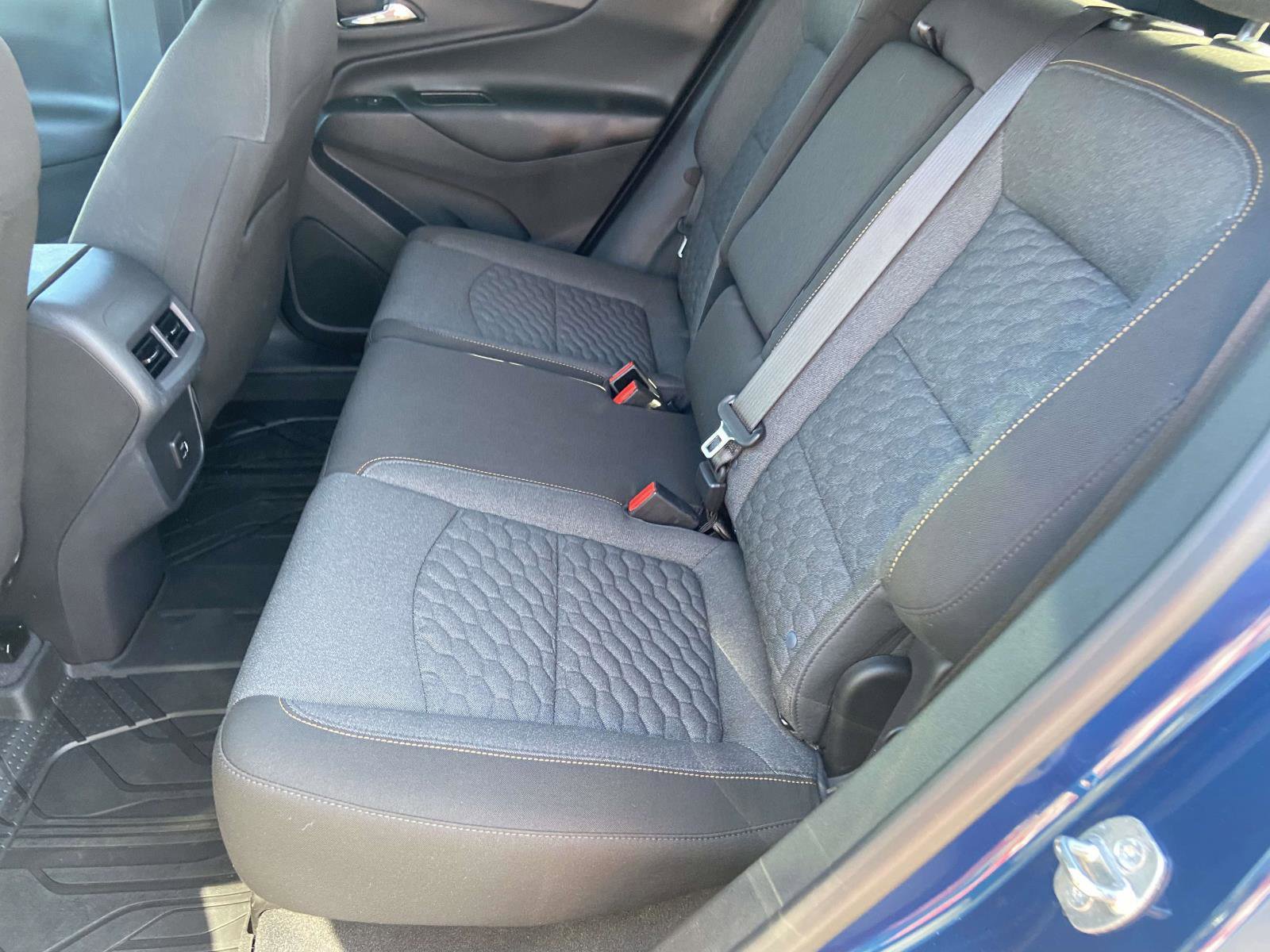 Used 2020 Chevrolet Equinox LT w/ Driver Convenience Package image 4