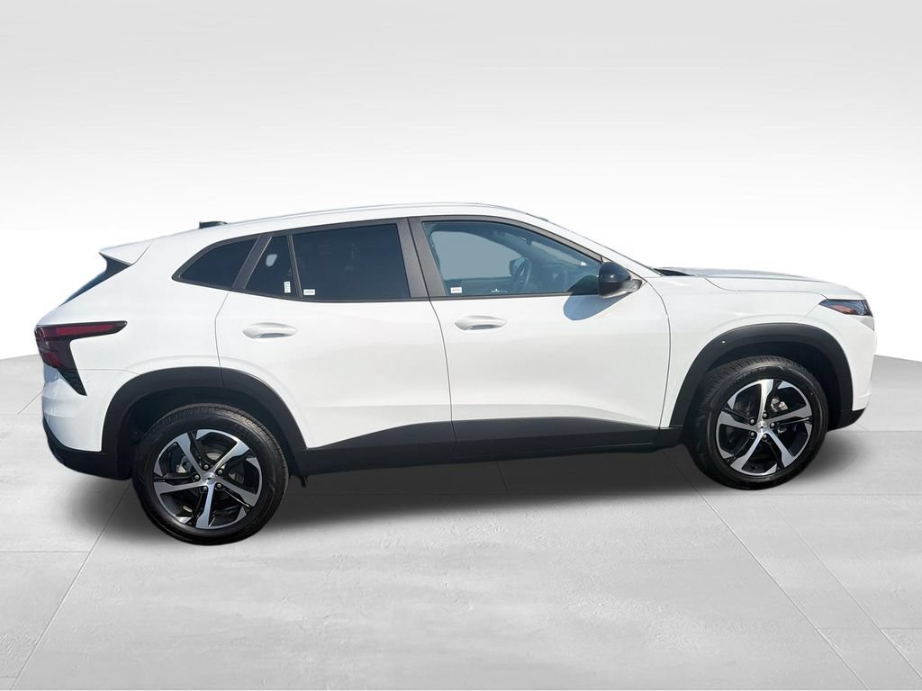 Used 2025 Chevrolet Trax RS w/ Driver Confidence Package FWD image 7