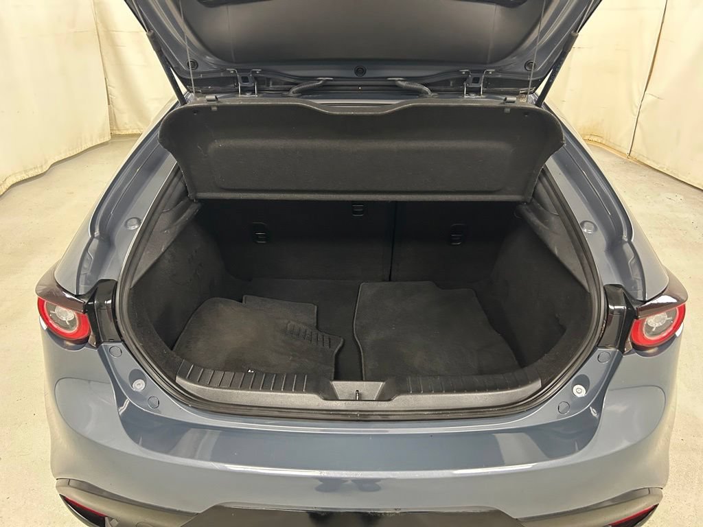 Used 2023 MAZDA MAZDA3 s FWD image 11