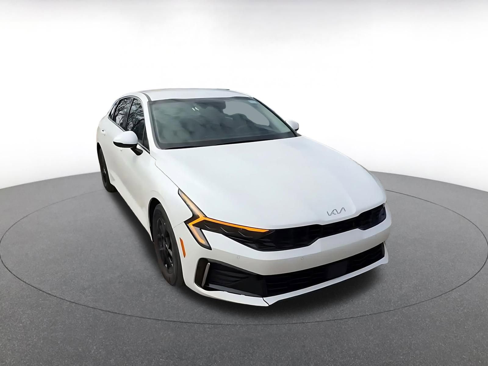 Used 2025 Kia K5 LXS image 3
