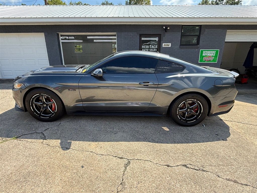 Used 2015 Ford Mustang GT RWD image 2