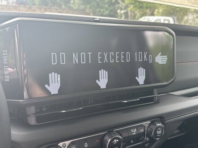 New 2025 Jeep Wrangler Rubicon w/ XTREMEE 35" Tire Package image 25