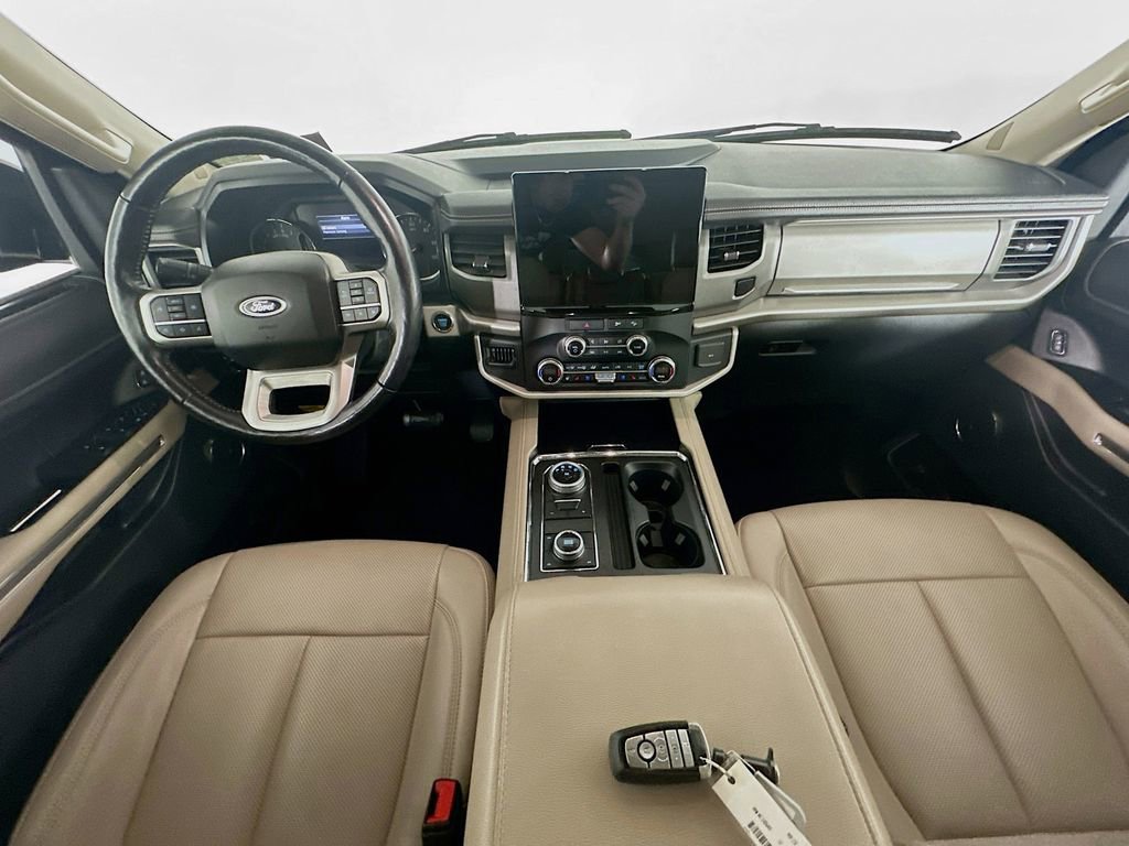 Used 2023 Ford Expedition Max XLT image 10