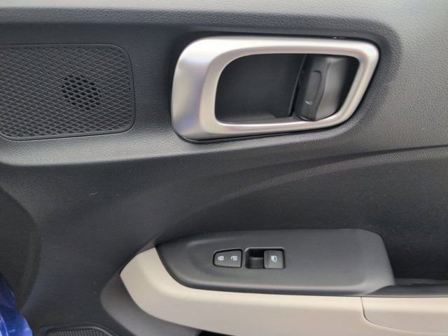 Used 2025 Hyundai Venue SEL FWD image 33