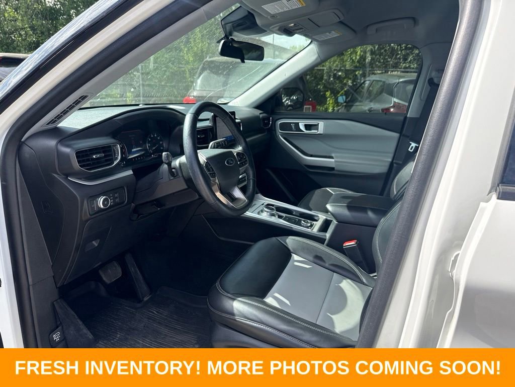 Used 2022 Ford Explorer XLT w/ Equipment Group 202A AWD/4WD image 8