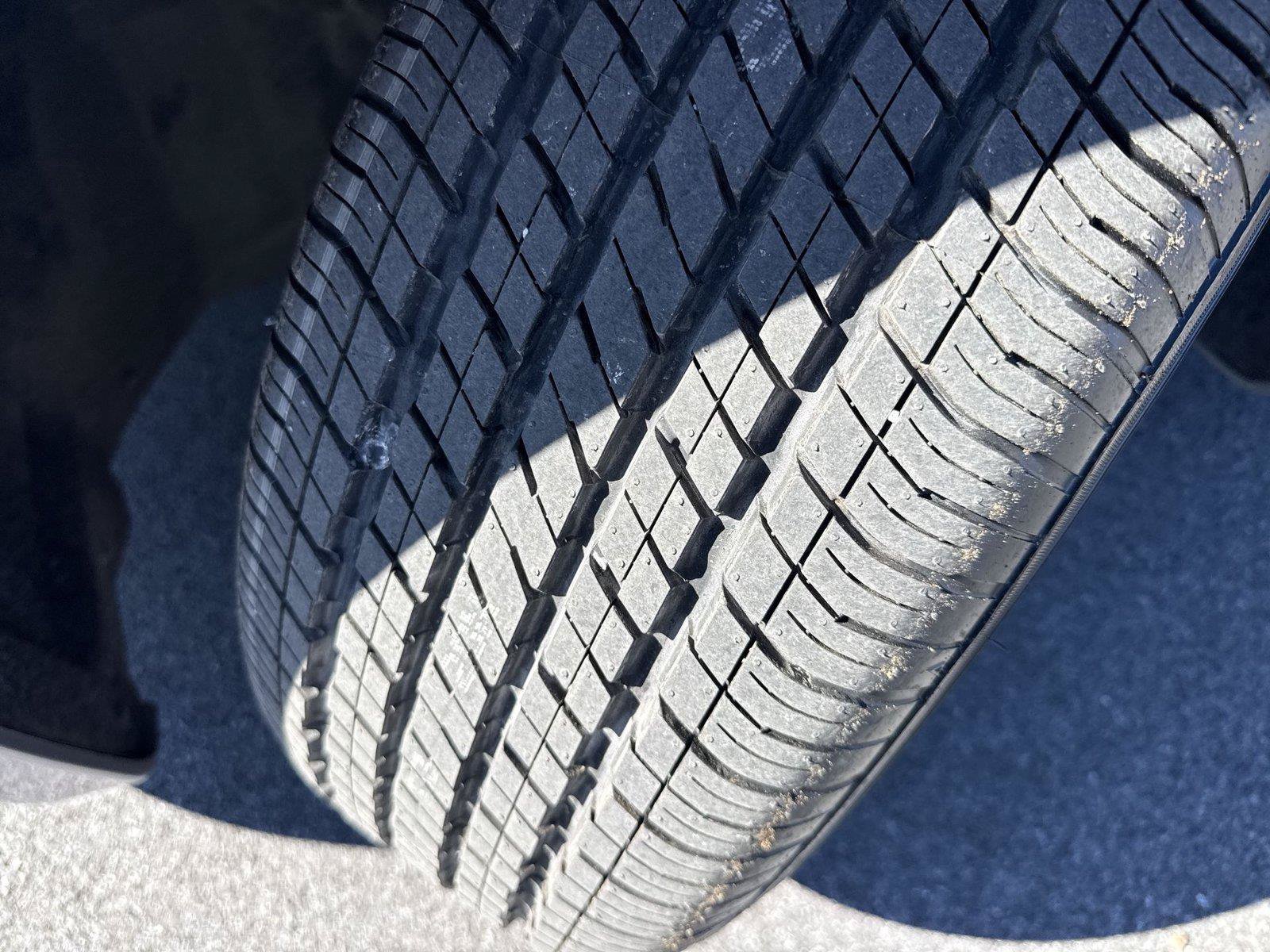 Used 2019 Chrysler Pacifica Touring Plus w/ Advanced Safetytec Group FWD image 11