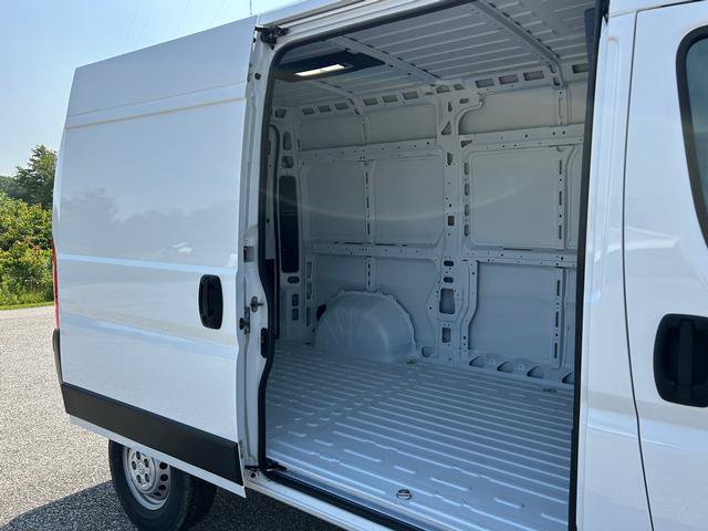 Used 2024 RAM ProMaster 1500 w/ Convenience Group FWD image 18