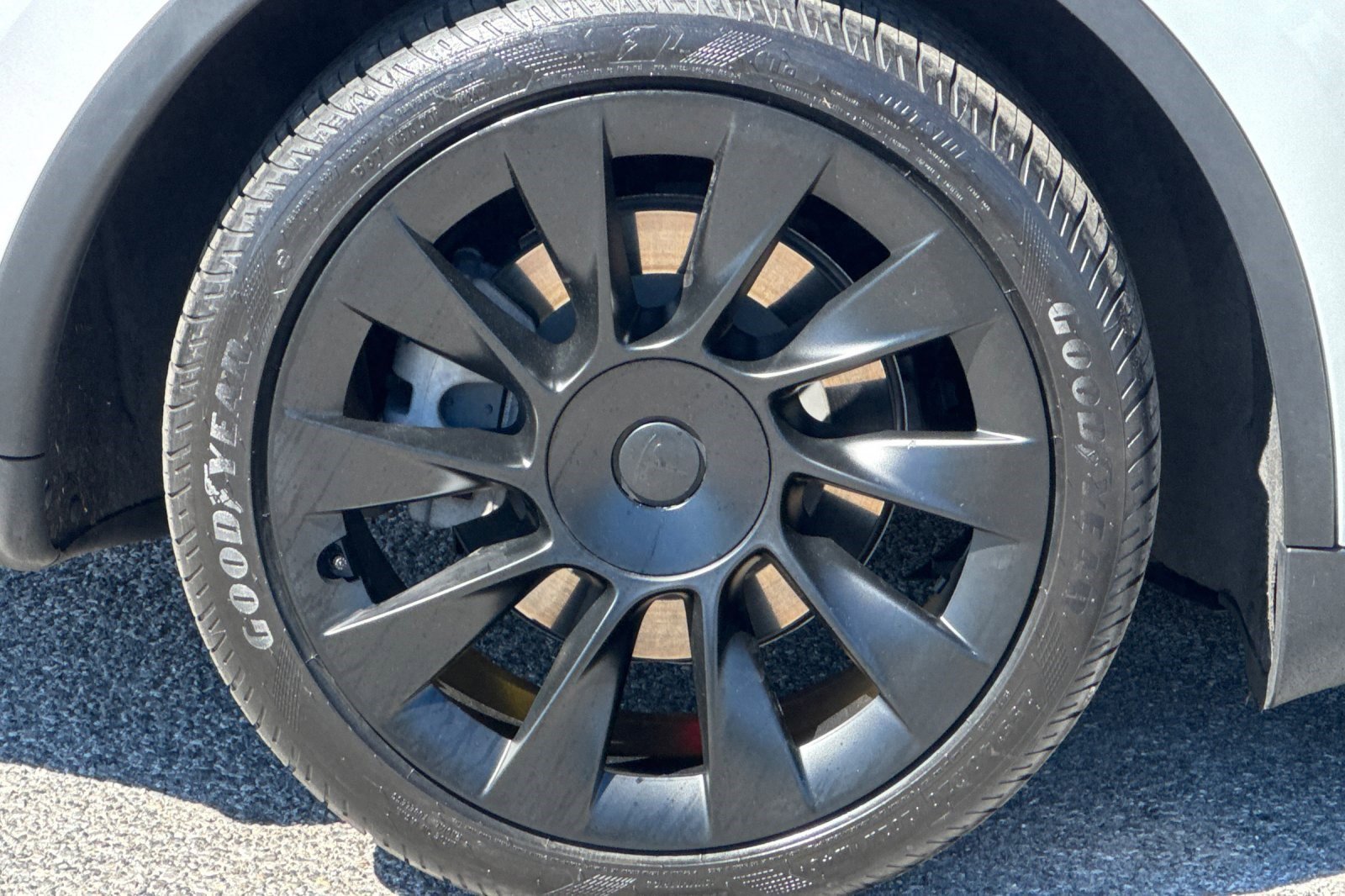 Used 2020 Tesla Model Y Long Range image 11