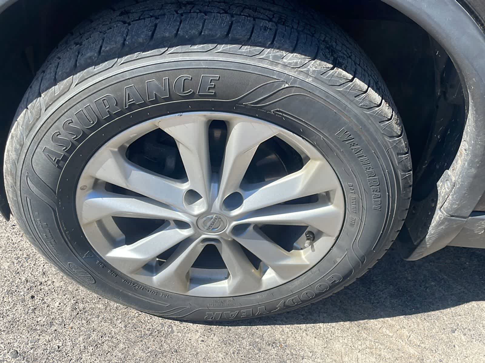 Used 2016 Nissan Rogue SV AWD/4WD image 21
