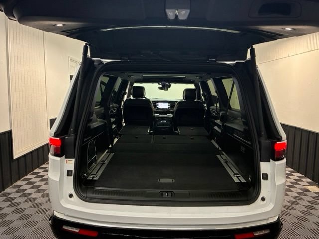 Used 2023 Jeep Wagoneer L Series III w/ Premium Group I AWD/4WD image 46