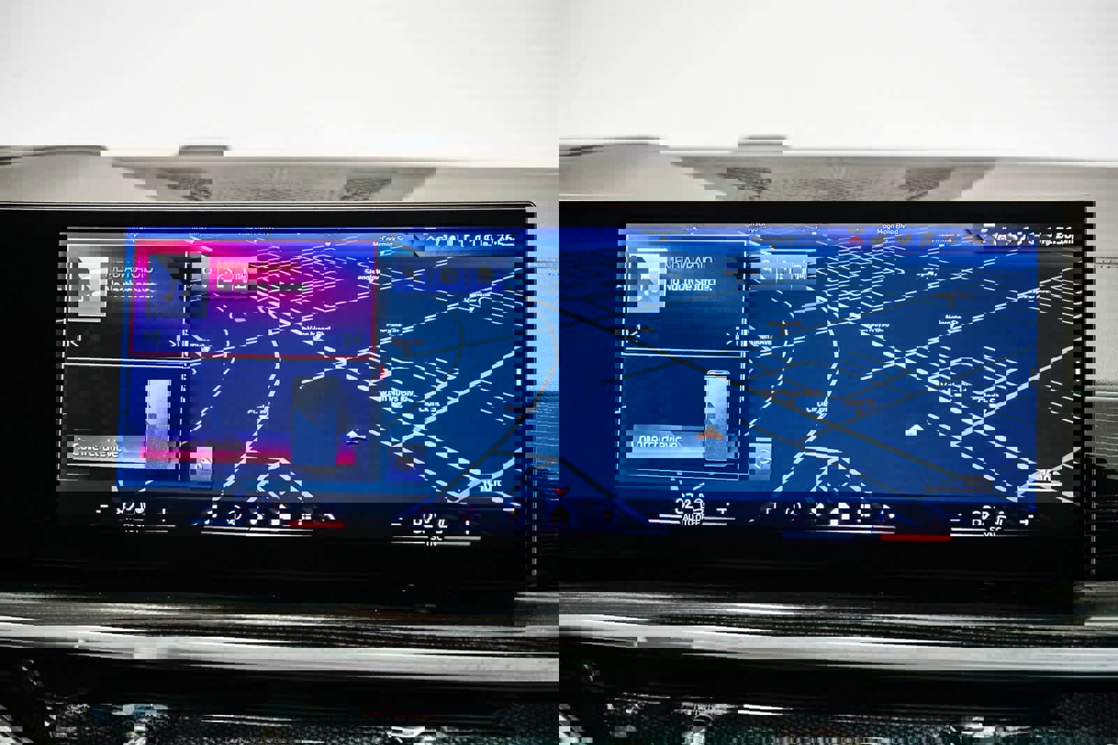 Used 2024 BMW X5 xDrive50e w/ Executive Package image 14