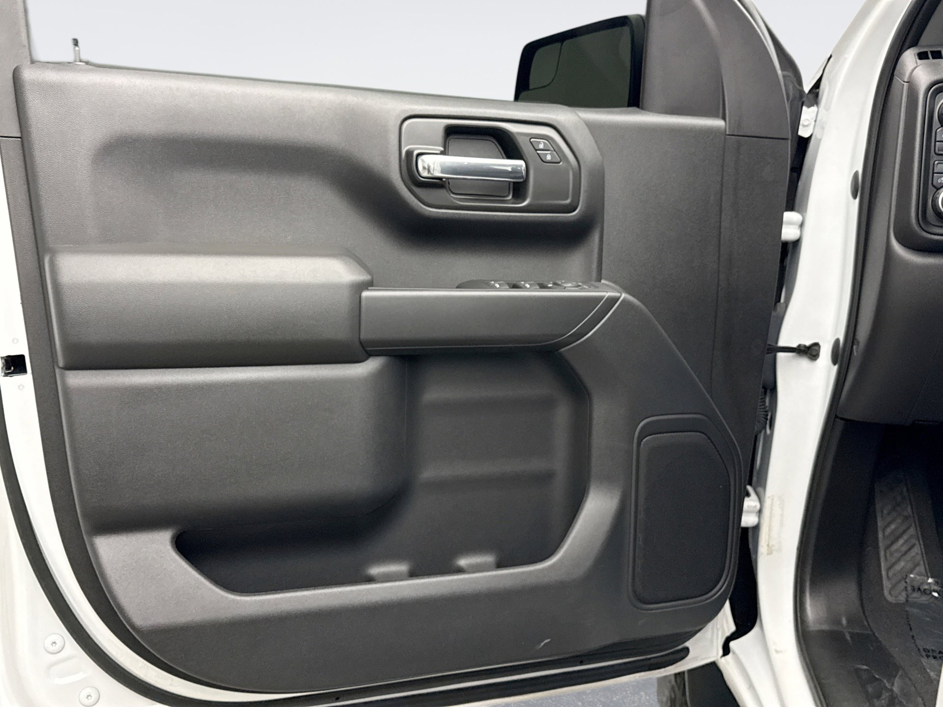 Used 2023 Chevrolet Silverado 1500 Custom Trail Boss image 9