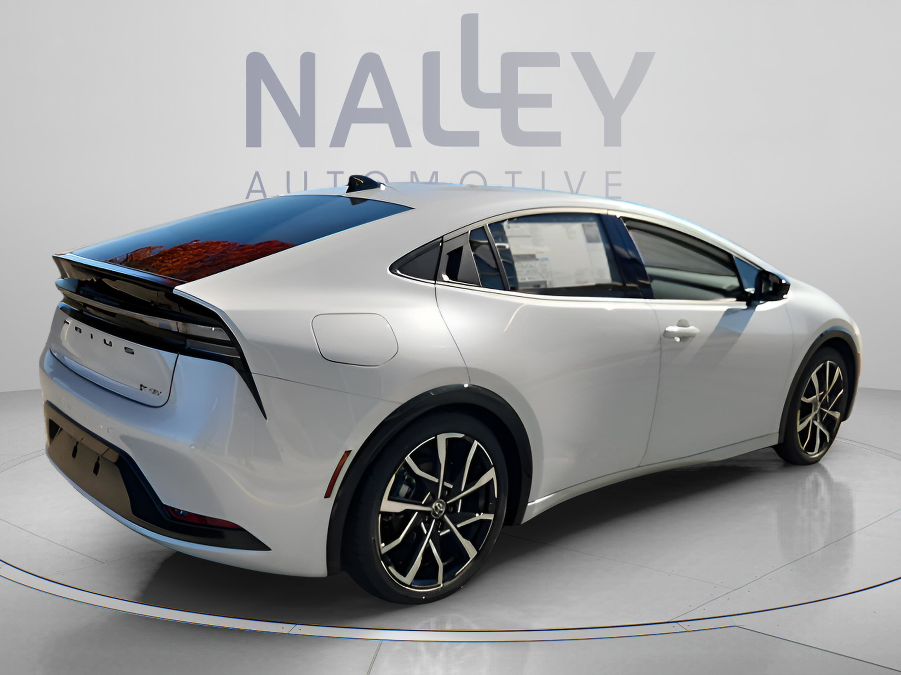 New 2026 Toyota Prius Plug-In Hybrid FWD image 5