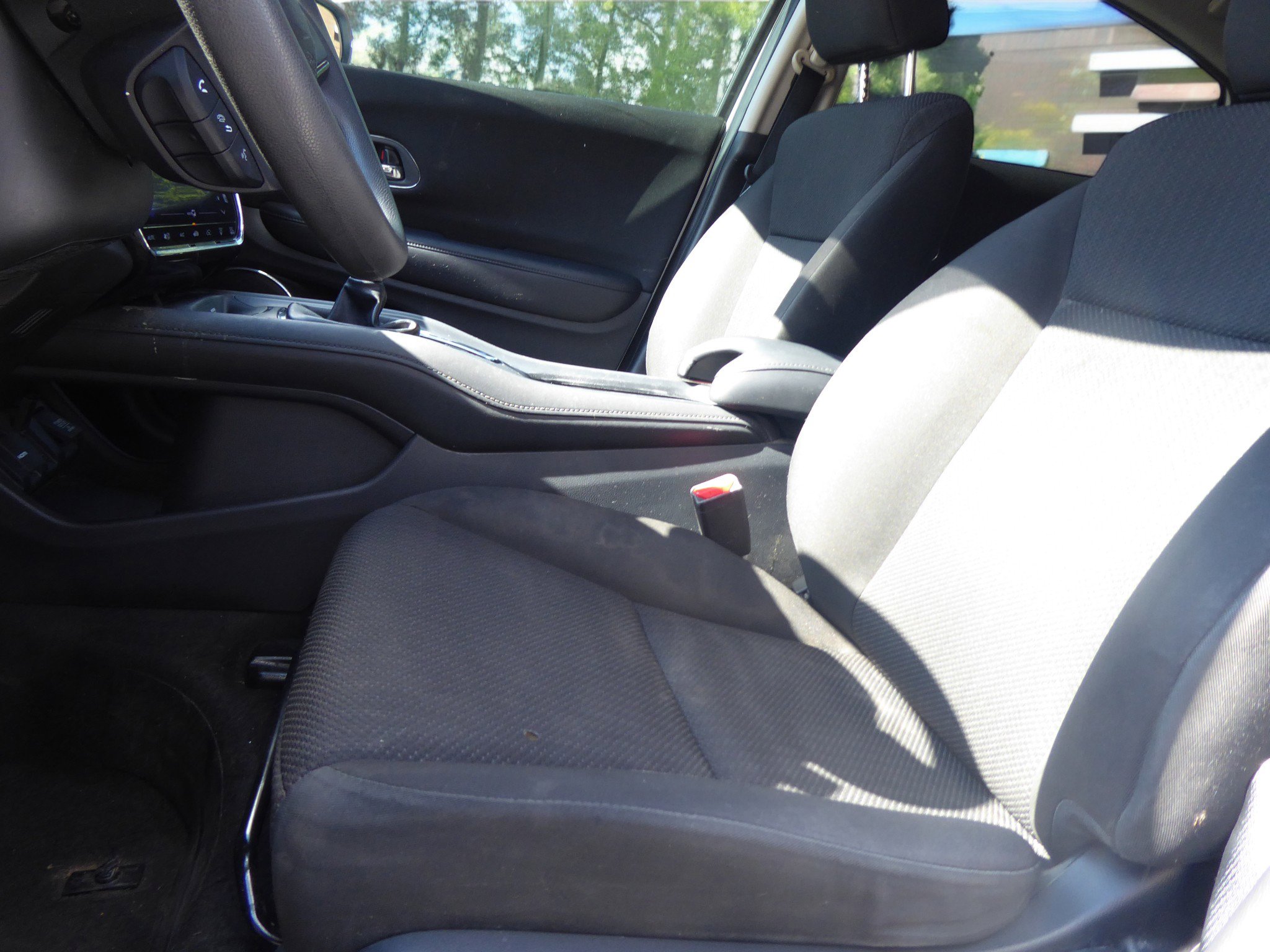 Used 2016 Honda HR-V EX image 21