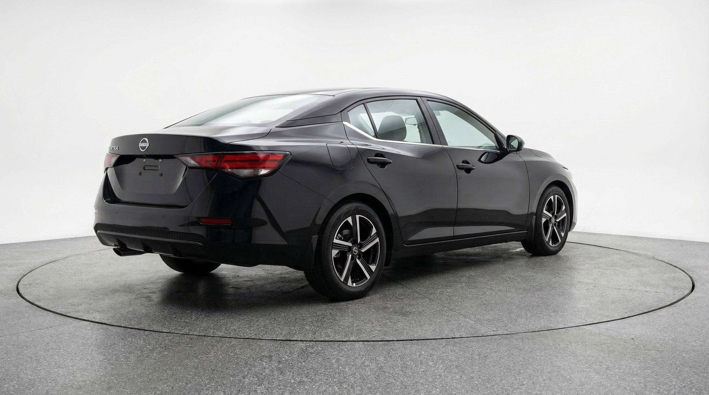 Used 2025 Nissan Sentra SV FWD image 9