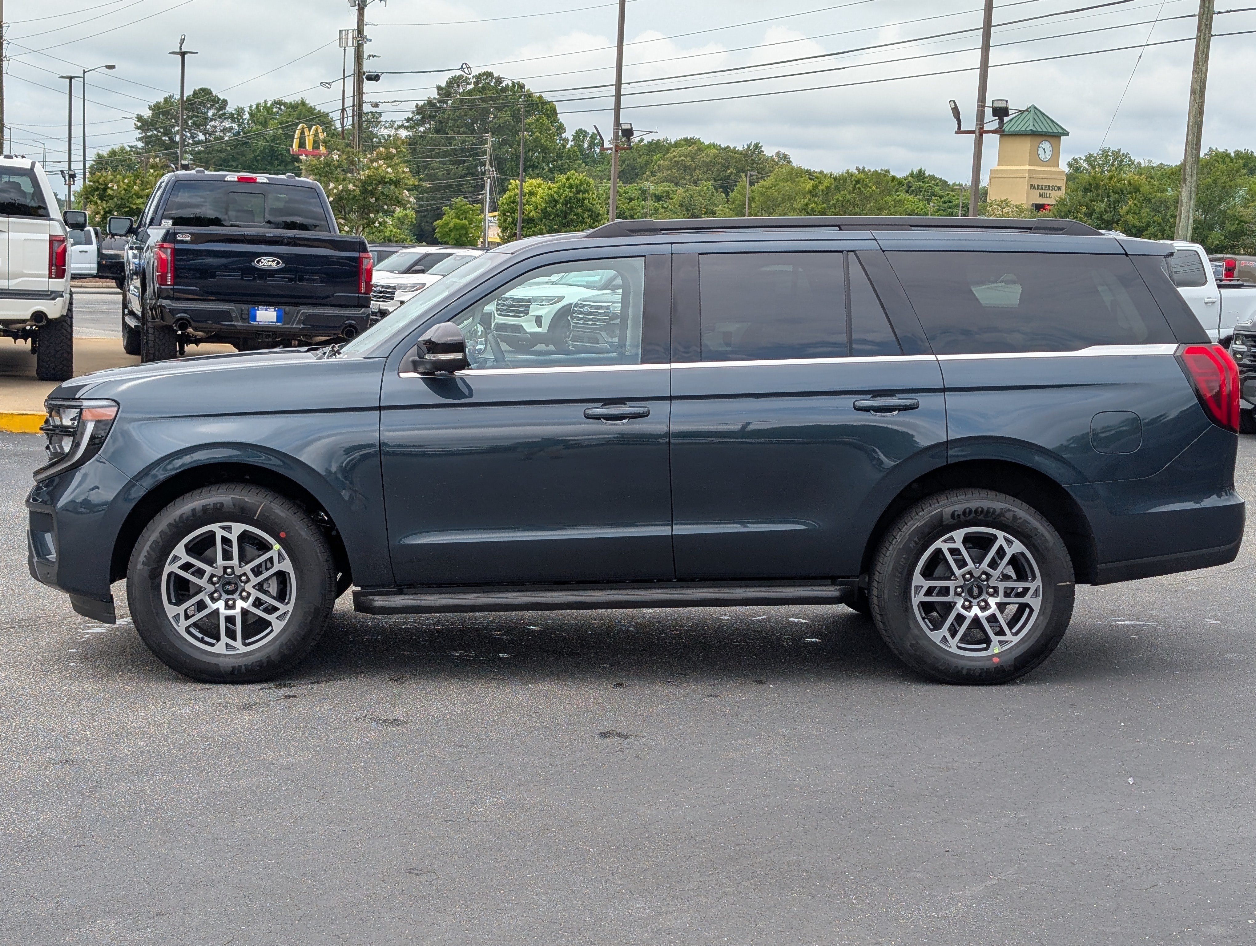 New 2026 Ford Expedition Active RWD image 14