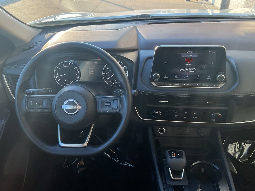Used 2023 Nissan Rogue S image 10