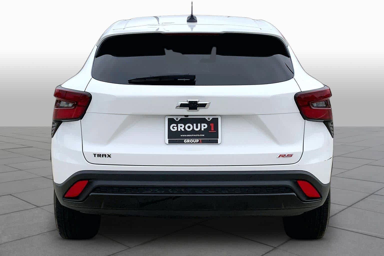 Used 2025 Chevrolet Trax RS w/ Sunroof Package FWD image 5