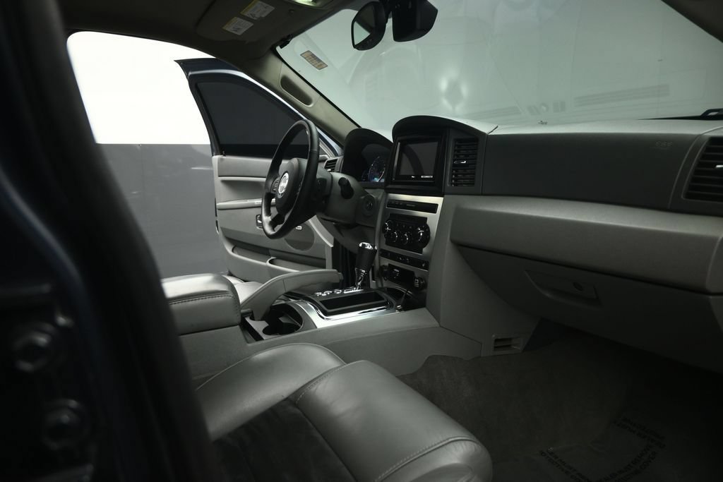 Used 2007 Jeep Grand Cherokee SRT8 w/ SRT Option Group I AWD/4WD image 53