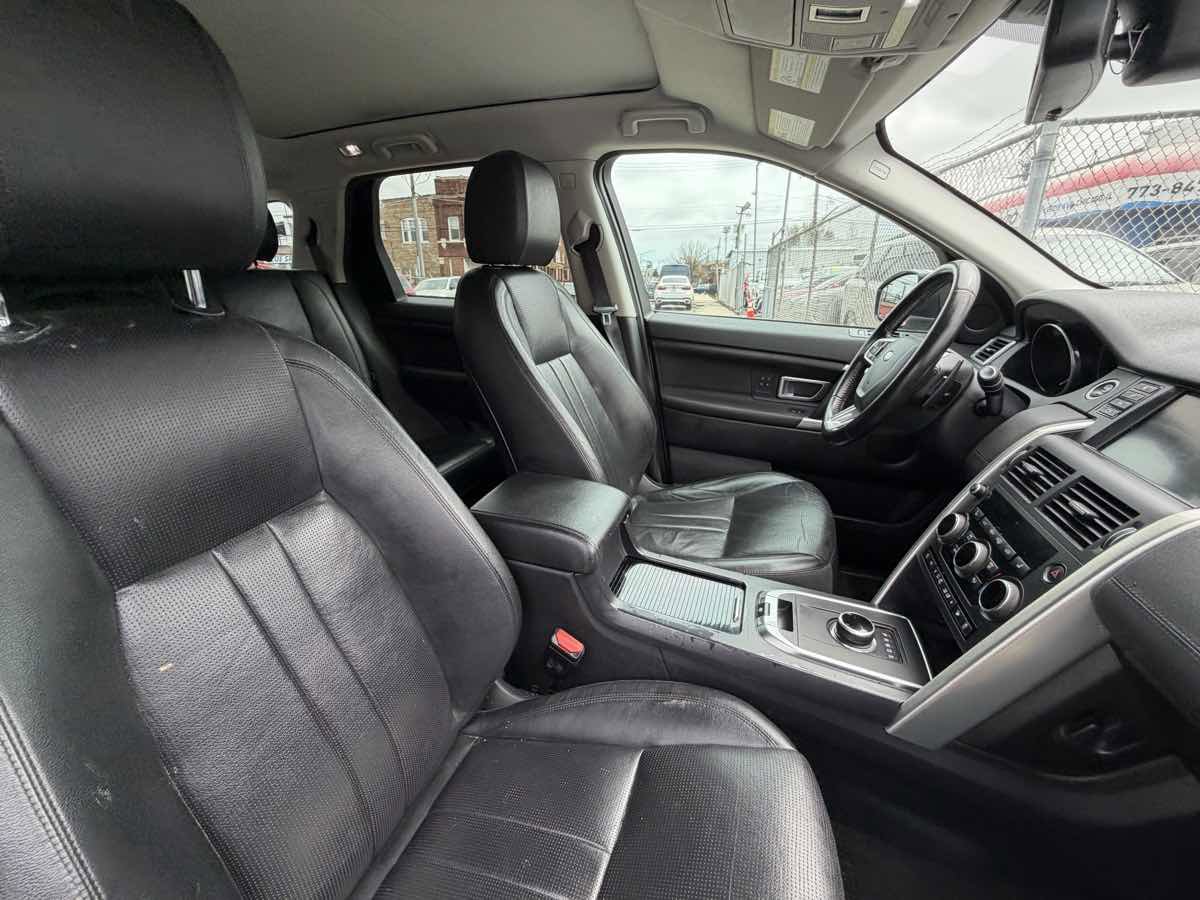 Used 2018 Land Rover Discovery Sport HSE AWD/4WD image 24
