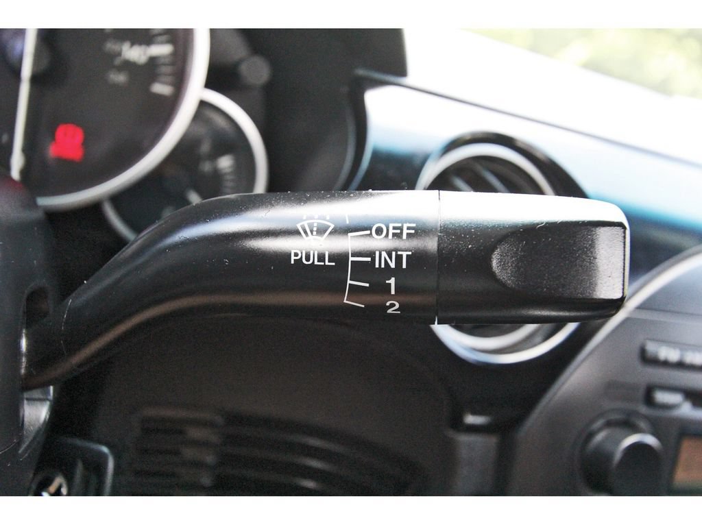 Used 2006 MAZDA MX-5 Miata RWD image 15