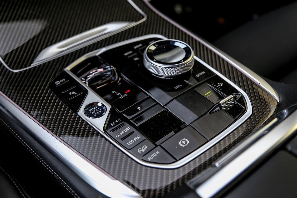 New 2026 BMW X7 M60i image 14