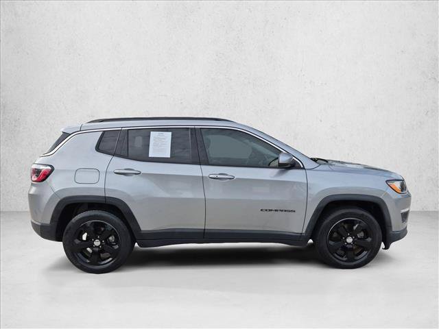 Used 2020 Jeep Compass Latitude w/ Popular Equipment Group FWD image 4
