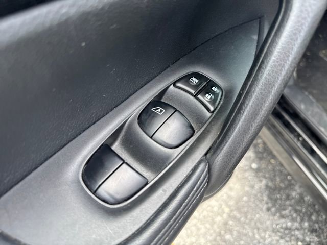 Used 2018 Nissan Rogue Sport SV w/ SV All-Weather Package image 11