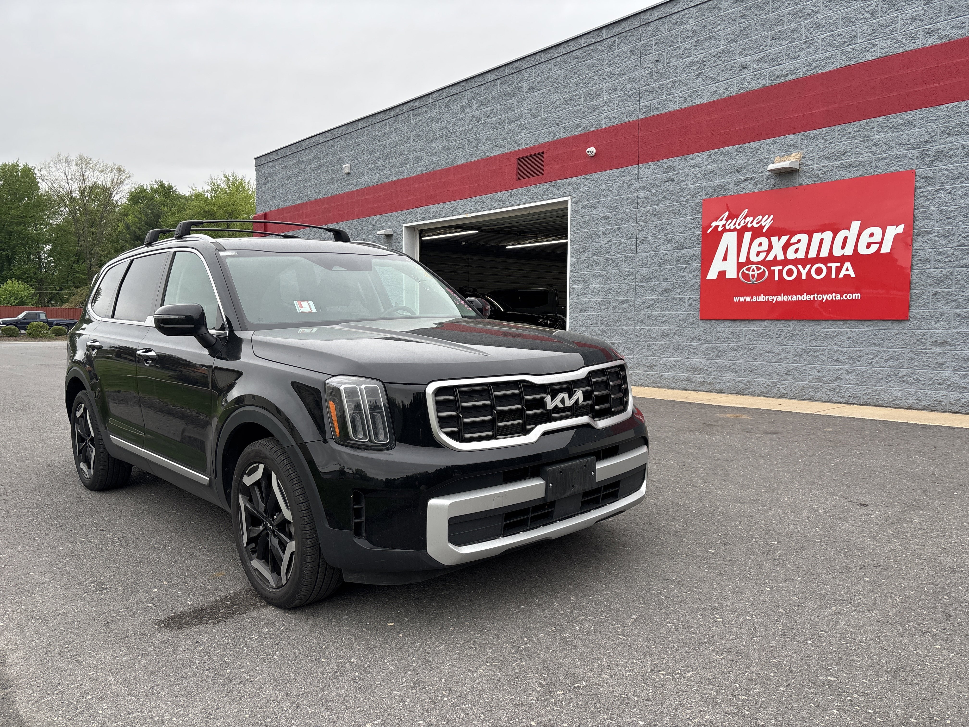 Used 2025 Kia Telluride S