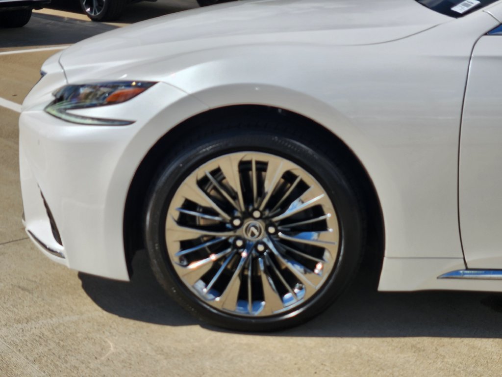 Used 2020 Lexus LS 500 w/ Accessory Package (Z2) RWD image 8