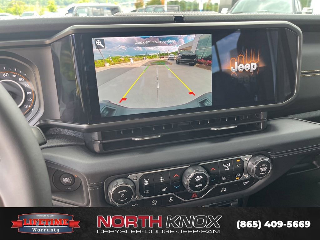 Used 2025 Jeep Gladiator Sport AWD/4WD image 9