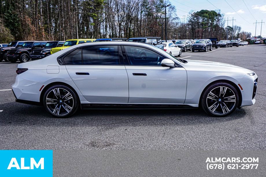 Used 2025 BMW i7 eDrive50 w/ M Sport Package RWD image 9