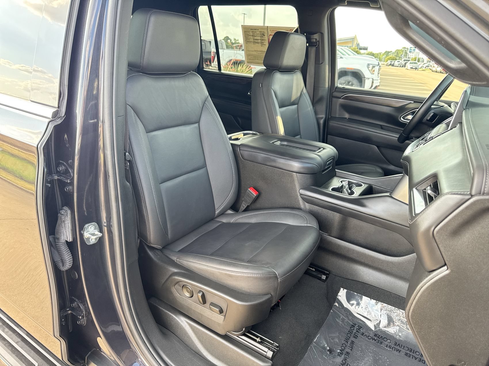 Used 2024 Chevrolet Suburban LT AWD/4WD image 25