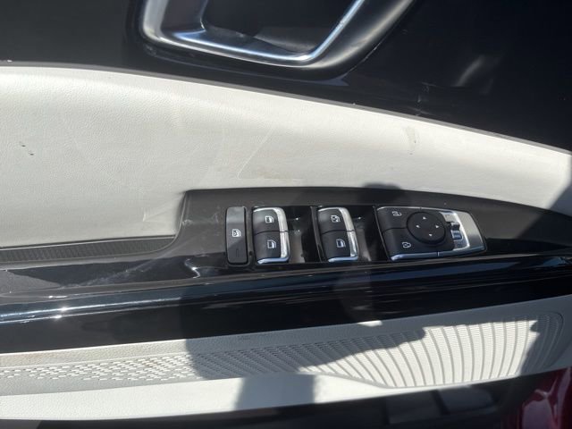 Certified 2024 Kia Carnival EX image 16