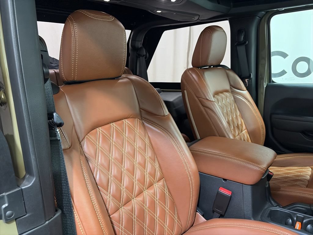 Used 2025 Jeep Wrangler Sport AWD/4WD image 13