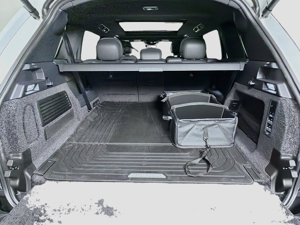 New 2026 Land Rover Range Rover Long Wheelbase SE AWD/4WD image 28