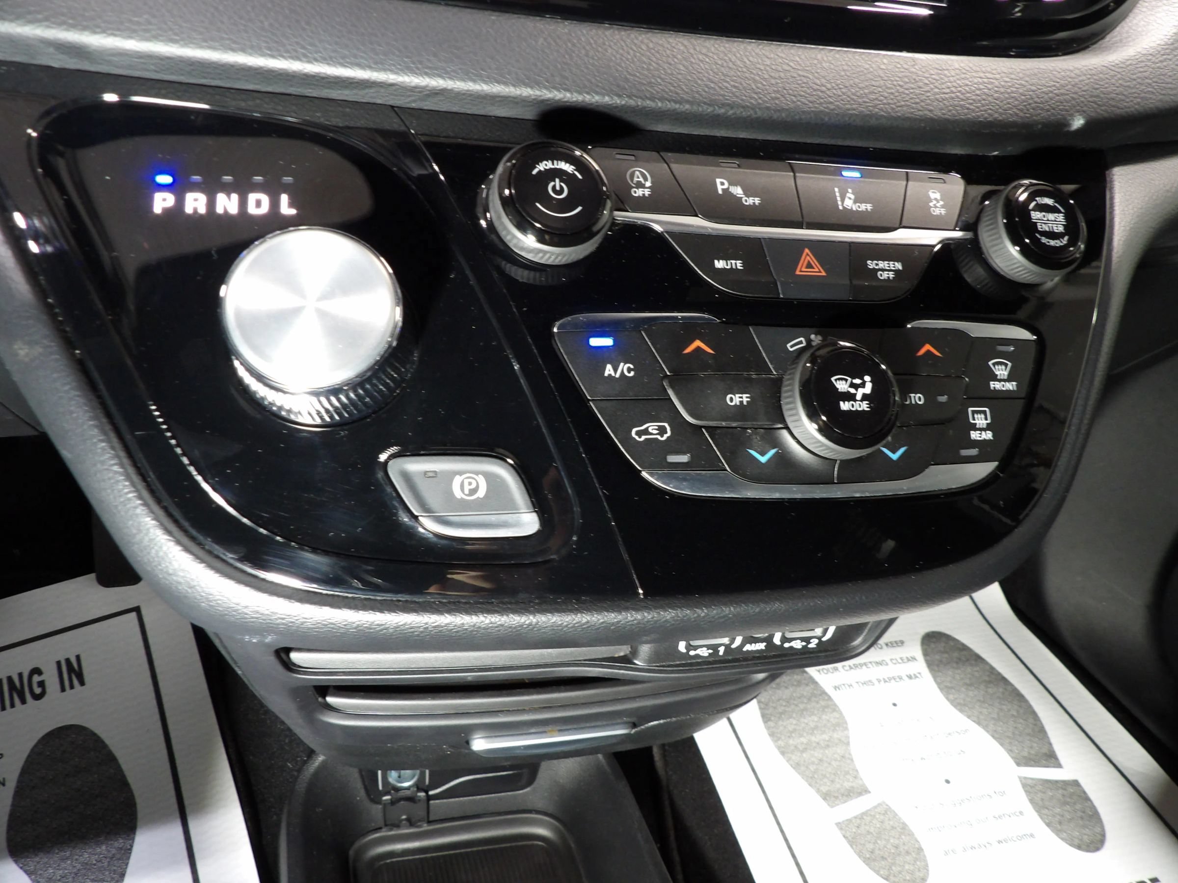 Used 2025 Chrysler Pacifica Select FWD image 19